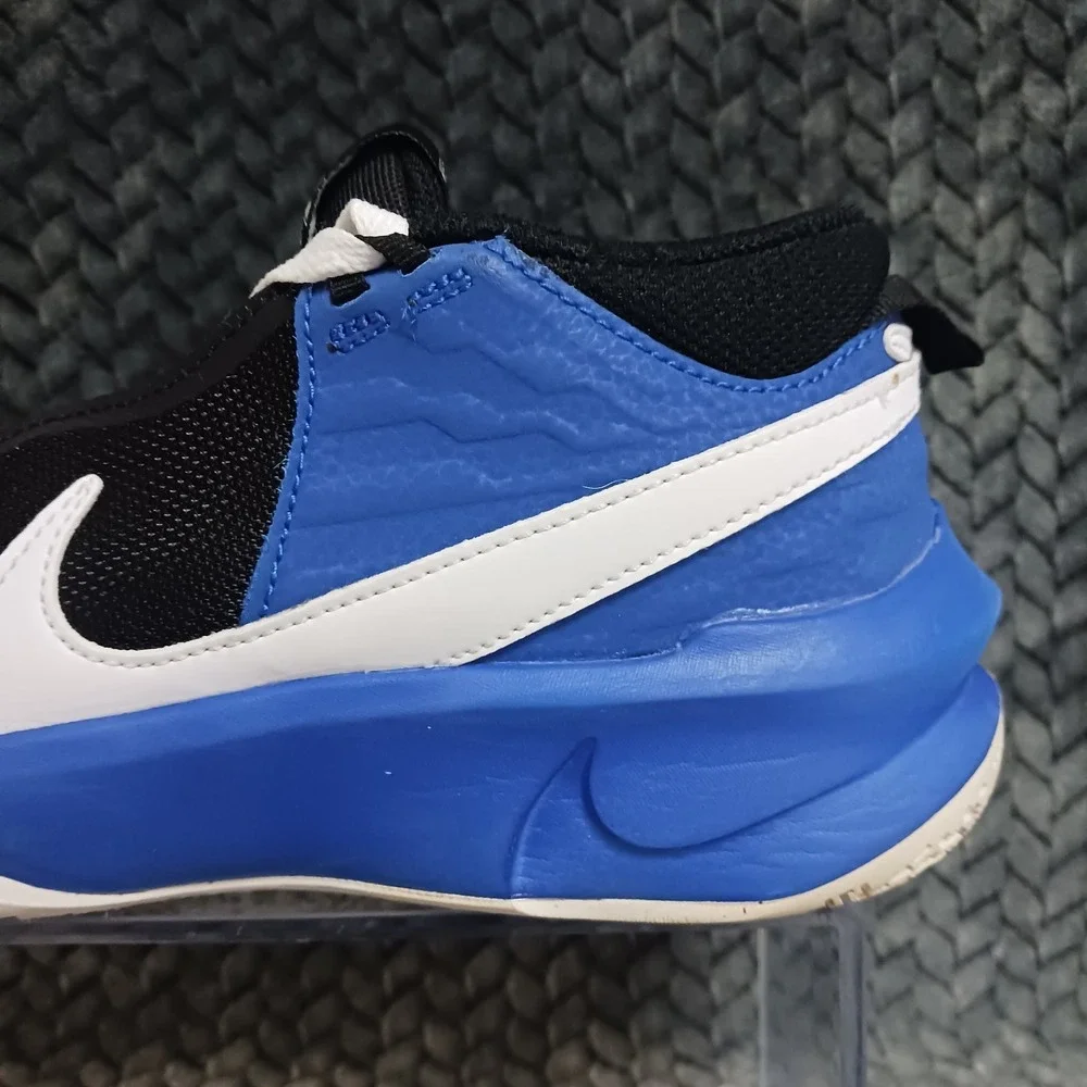 Nike Team Hustle D10 GS Black Game Royal Youth Basketball Shoes Size 6.5Y